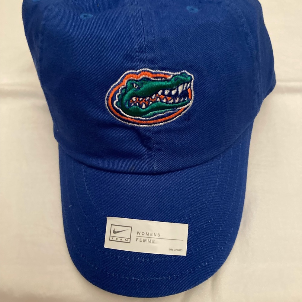 NWT- NIKE UF Gator Women’s Cap